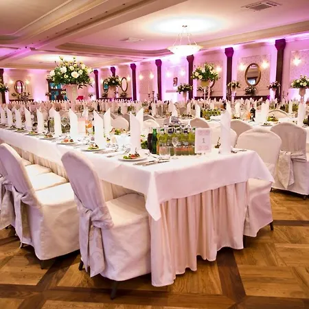 Bed and breakfast Zagórze 4*