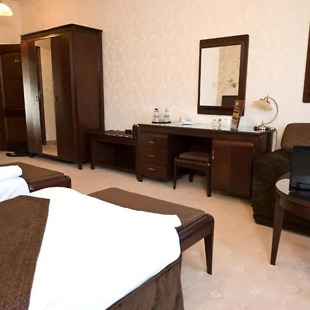 薇拉扎古酒店 Okuniew