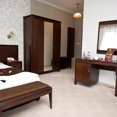 薇拉扎古酒店 Okuniew