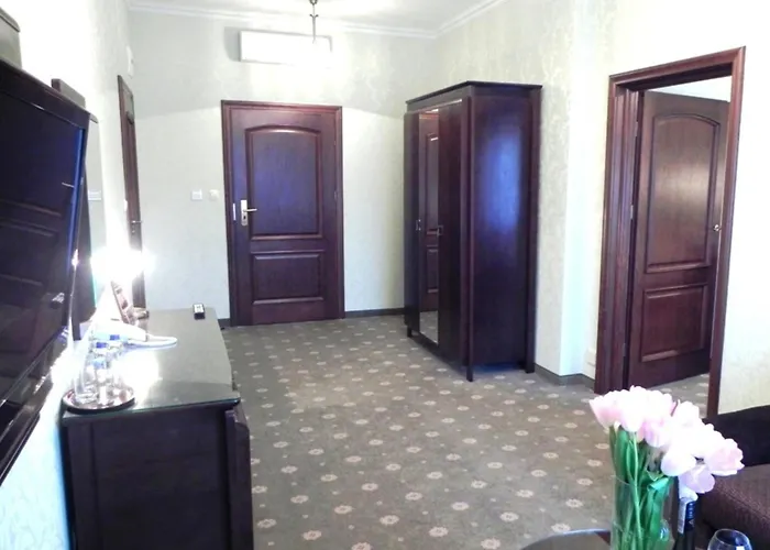 Zagórze Nocleg ze śniadaniem 4*