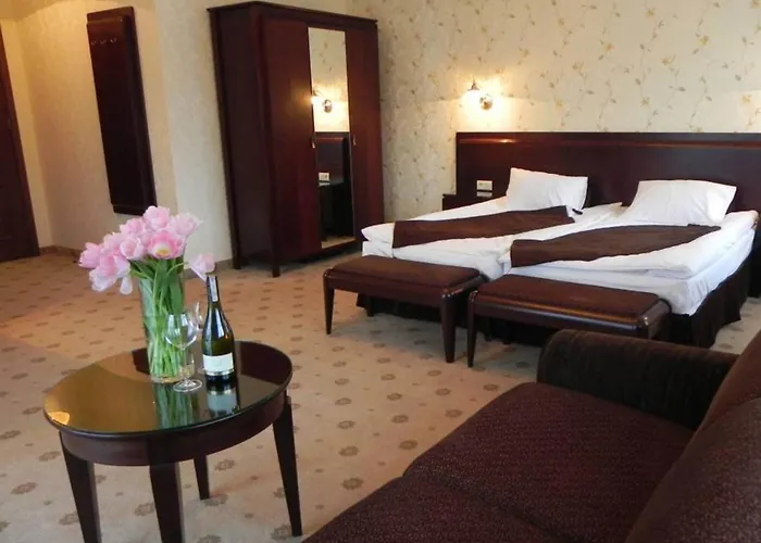 Zagórze Nocleg ze śniadaniem 4*