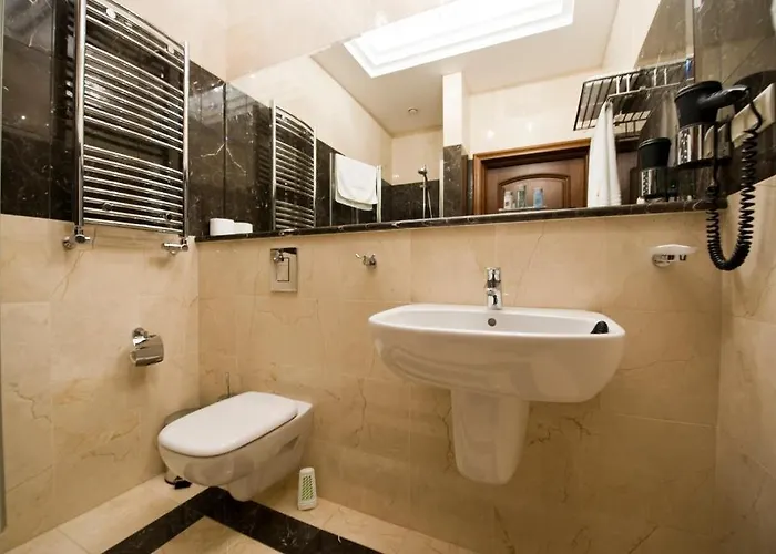 Zagórze Nocleg ze śniadaniem 4*